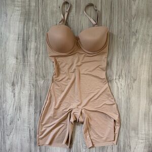 Spanx Assets Shapewear Bodysuit Shorts Nude Size M Built In Bra